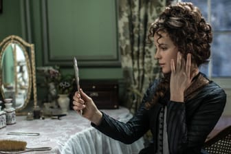 "Spieglein, Spieglein ..." Kate Beckinsale verdreht als Lady Susan den Männern reihenweise den Kopf.