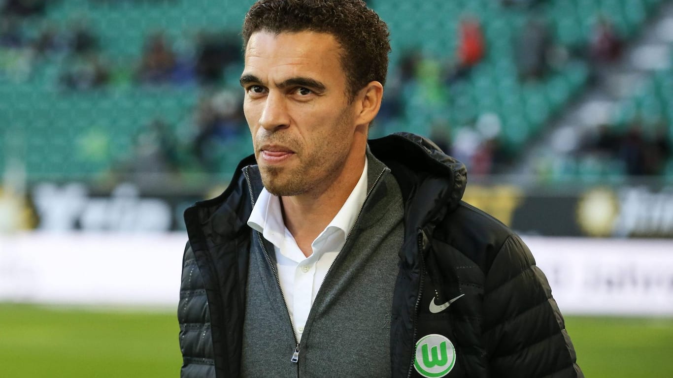 Valerien Ismael trainiert auch künftig doe Profis des VfL Wolfsburg.