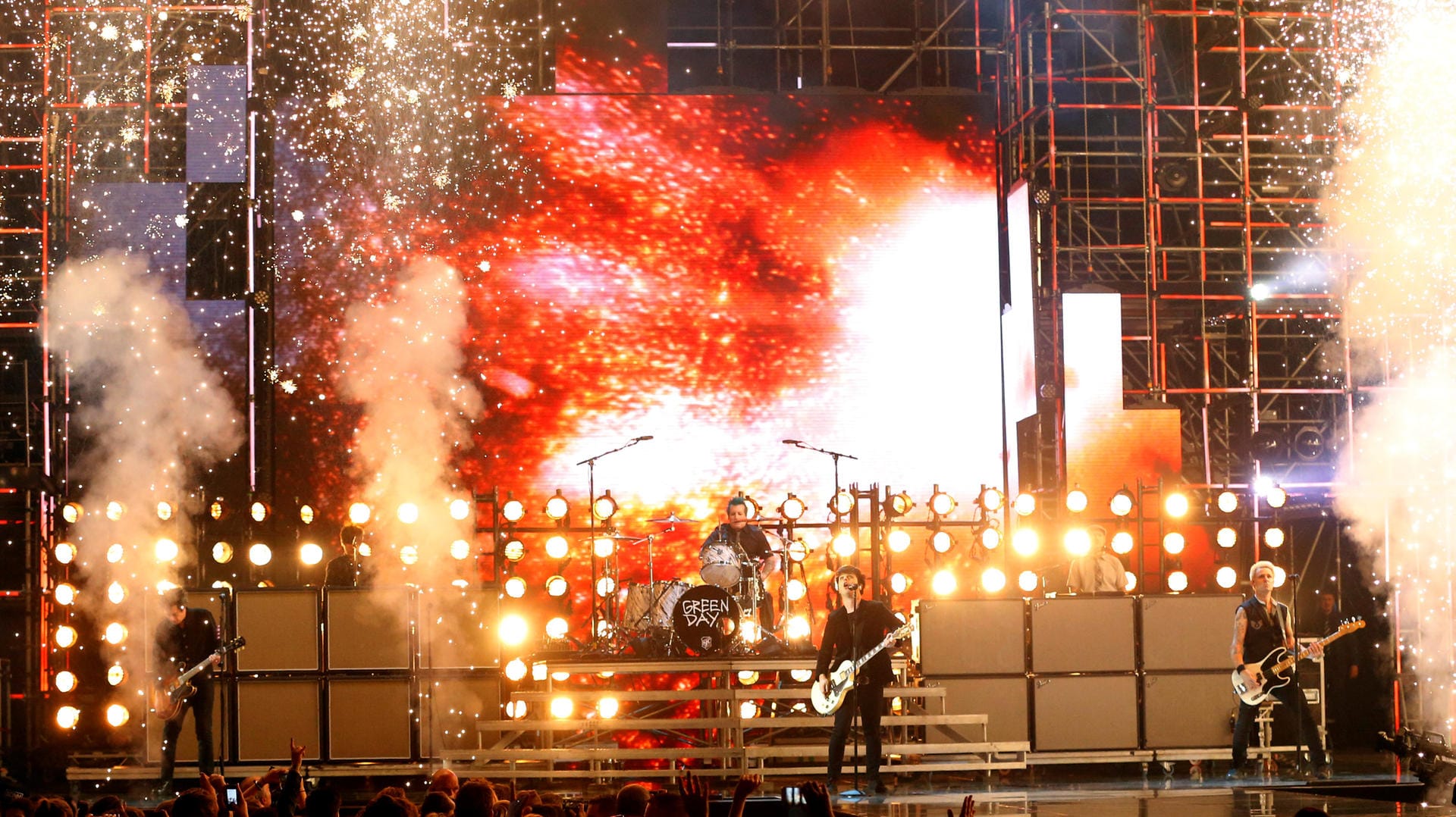 Green Day rockten bei den EMAs.