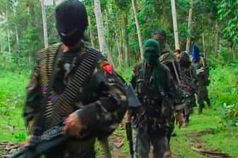 Abu-Sayyaf-Terroristen im philippinischen Dschungel.