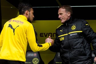 Hans-Joachim Watzke (re.) hält große Stücke auf BVB-Stürmer-Star Pierre-Emerick Aubamyang.