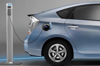 Das Elektroauto von Toyota könnte auf der Basis des Prius stehen.