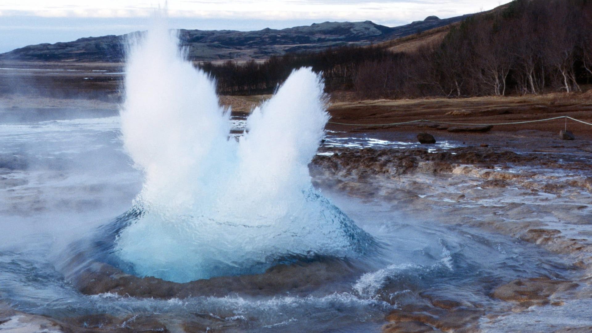 Der Geysir Strokkur.