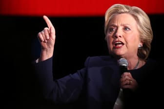 Hillary Clinton hadert mit ihrer Wahlniederlage.