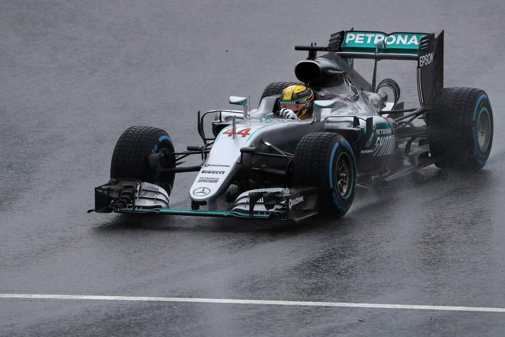 Lewis Hamilton in seinem Mercedes beim Rennen in Brasilien.