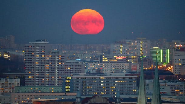 Mondaufgang über Berlin