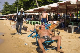 Pattaya Beach ist bei Touristen beliebt. Doch der Strand schrumpfte über die Jahre.