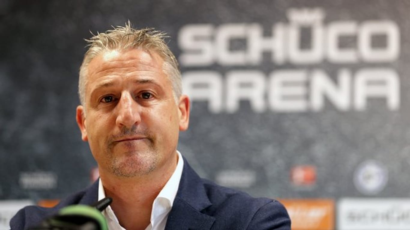 Trainer Jürgen Kramny nimmt die Mannschaft von Arminia Bielefeld in die Pflicht.