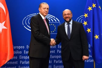 Der türkische Präsident Recep Tayyip Erdogan (l.) und EU-Parlamentspräsident Martin Schulz.