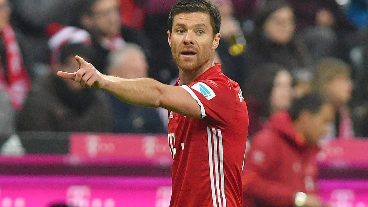 Xabi Alonso gibt die Richtung vor.