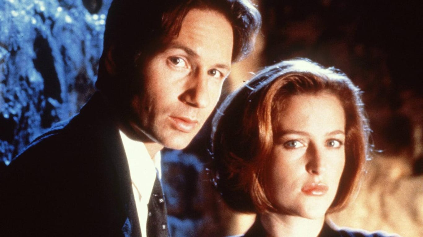 Die FBI-Agenten Fox Mulder (David Duchovny) und Dana Scully (Gillian Anderson) ermitteln in Deutschland auf ProSieben.