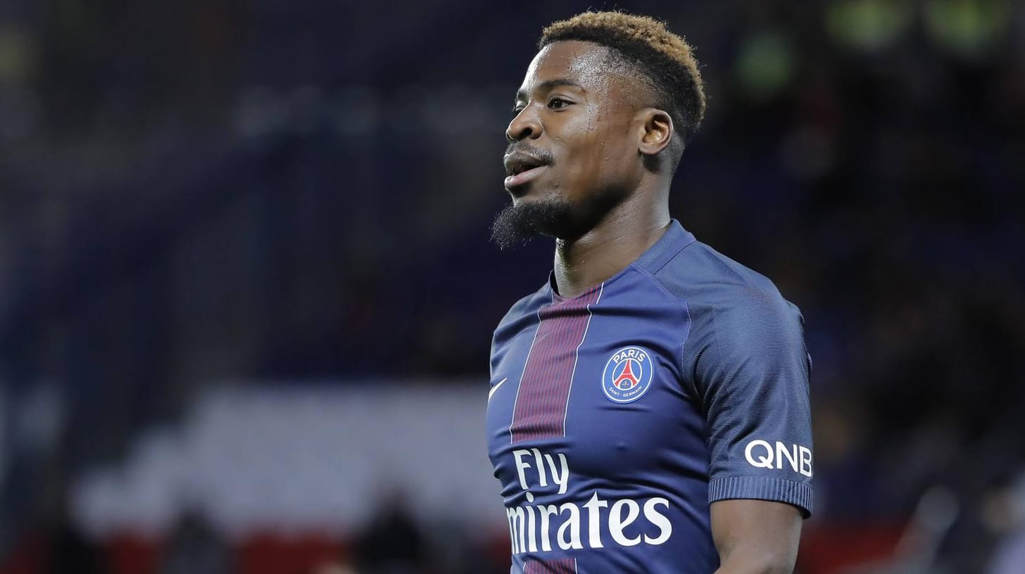 Darf Paris Saint-Germain nicht zum Spiel beim FC Arsenal begleiten: Serge Aurier. Darf Paris Saint-Germain nicht zum Spiel beim FC Arsenal begleiten: Serge Aurier.