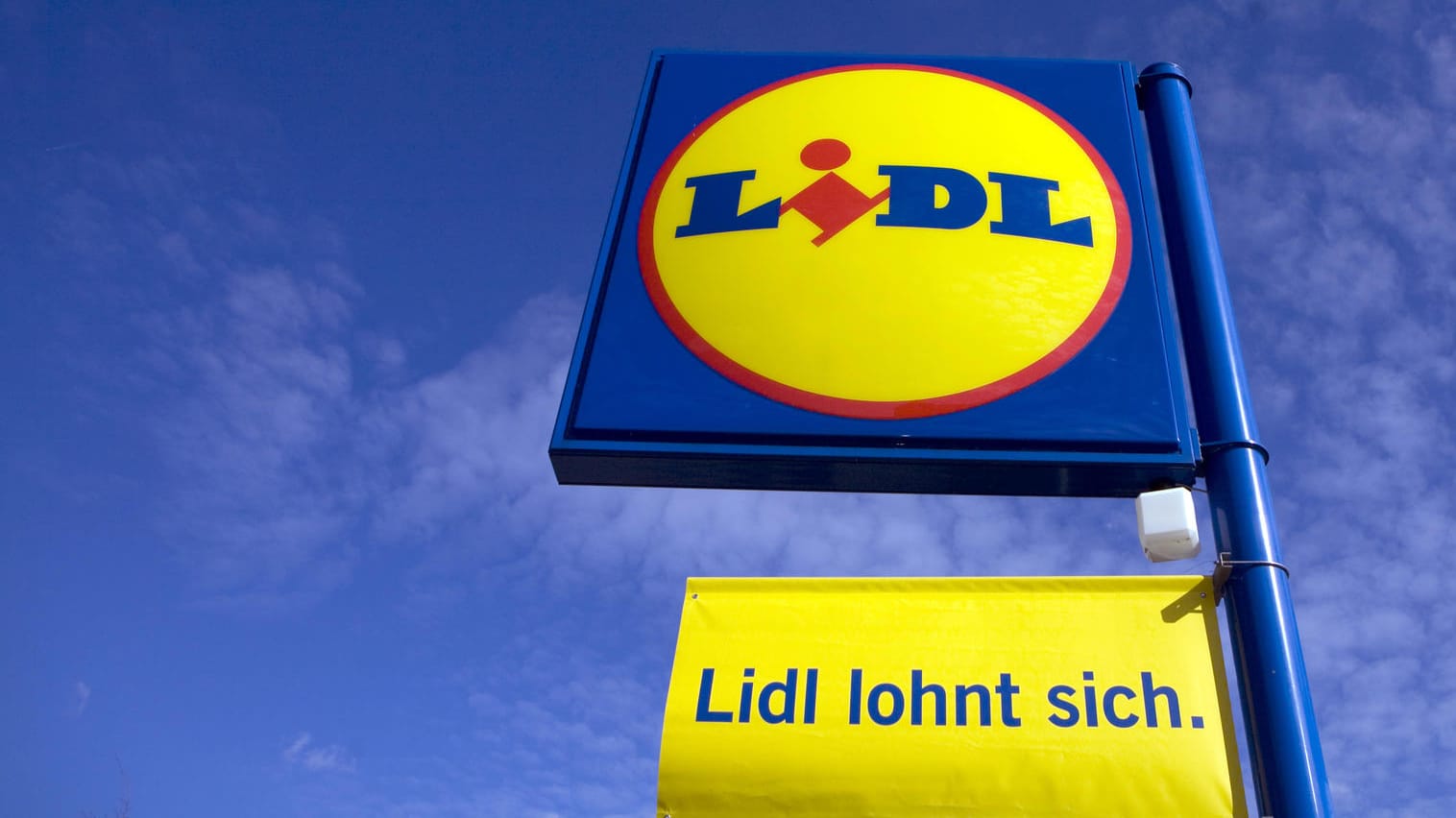 "Lidl lohnt sich" lautet der Slogan des Discounters. Vor allem für Mitarbeiter in den unteren Lohnsegmenten, denn der interne Mindestlohn steigt.