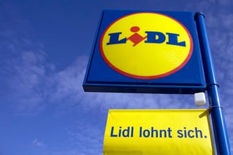 "Lidl lohnt sich" lautet der Slogan des Discounters. Vor allem für Mitarbeiter in den unteren Lohnsegmenten, denn der interne Mindestlohn steigt.