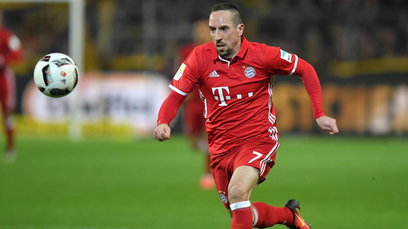 Franck Ribéry bleibt dem FC Bayern noch ein weiteres Jahr erhalten.