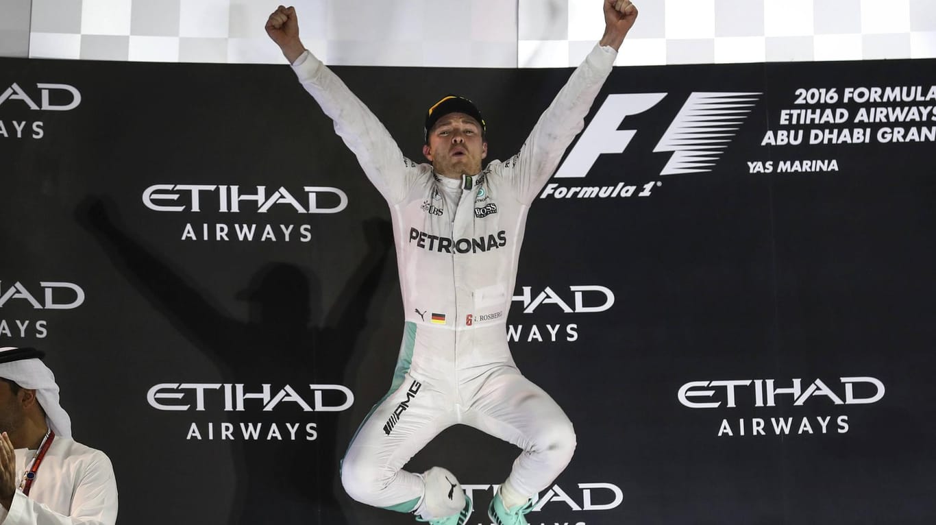 Weltmeister! Nico Rosberg macht einen Freudensprung.