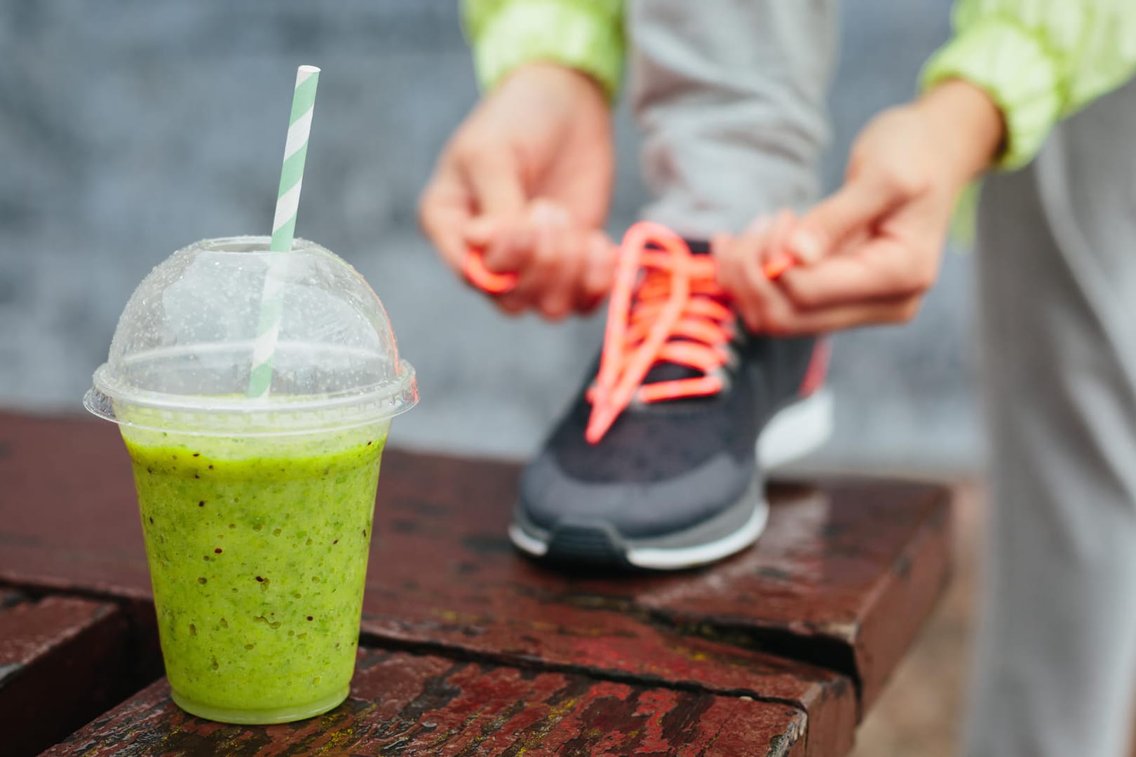 Grüne Smoothies sind der ideale Snack vor dem Training.