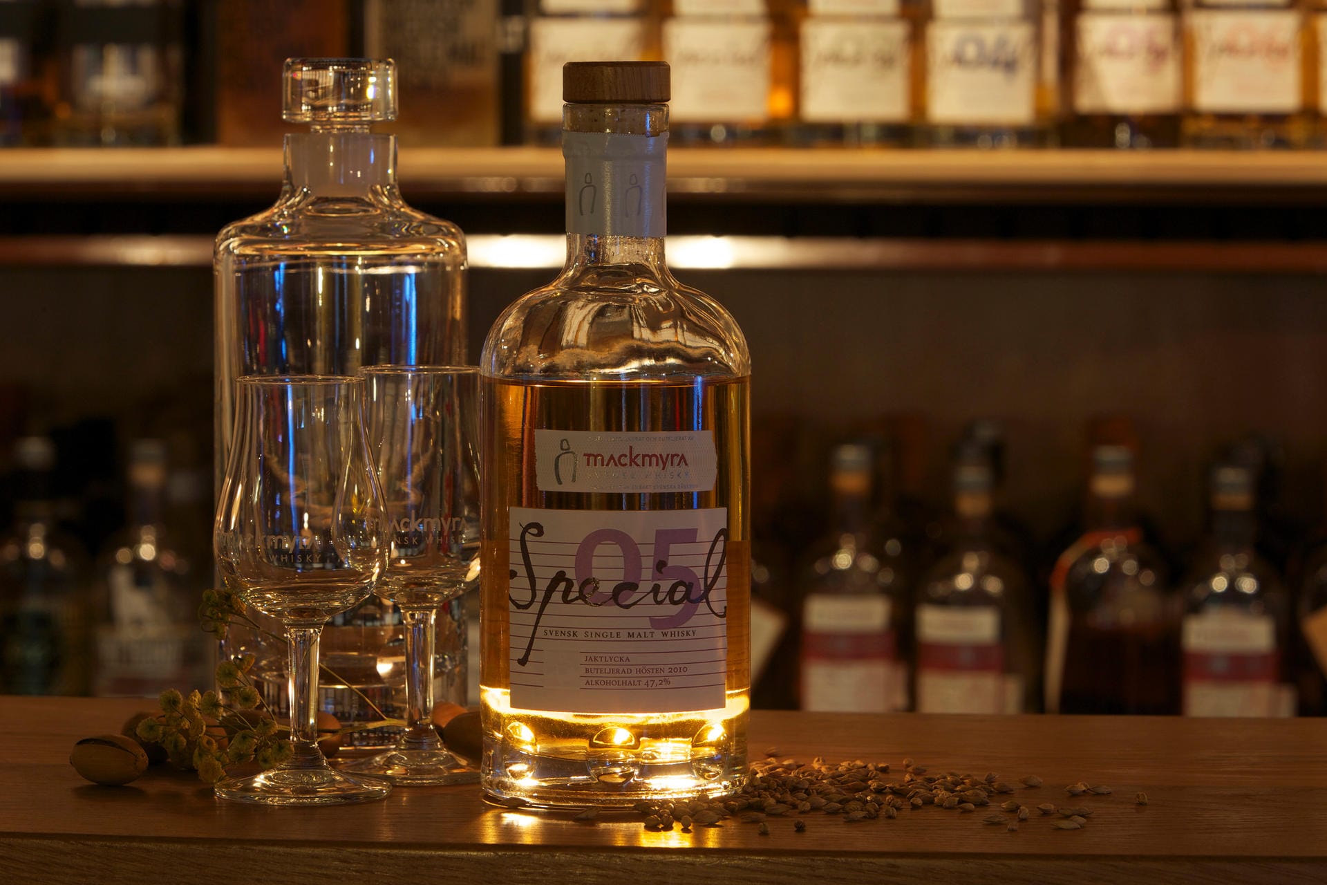 Von Mackmyra stammt eine ganze Reihe von unterschiedlichen Whiskys, beim Finishing werden auch ehemalige Sherry-, Rum- oder Fruchtweinfässer verwendet.