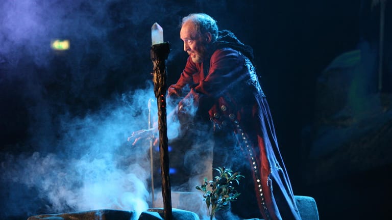 Michael Mendl als Merlin auf der Deutschlandtour von "Excalibur" im Jahr 2011.