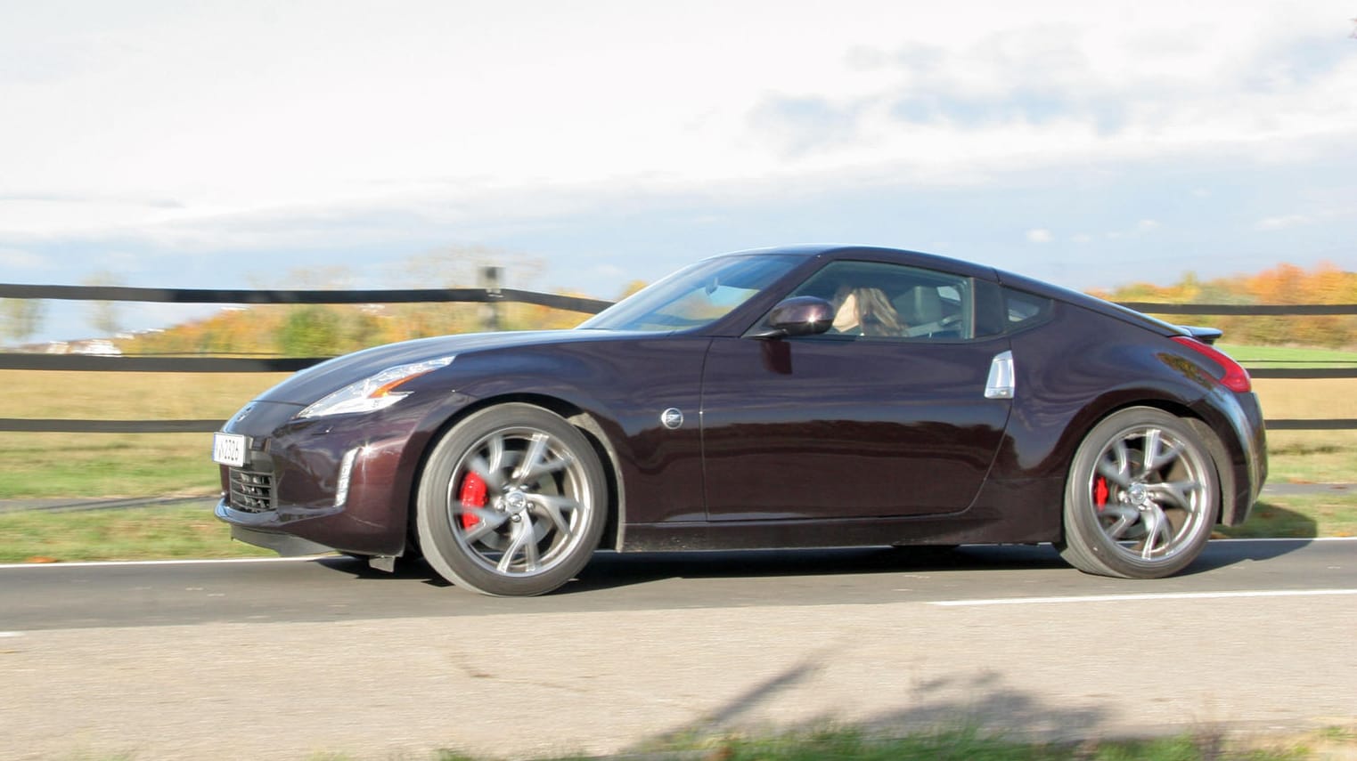 Nissan 370Z - viel Vergnügen mit altmodischem Sportwagen.