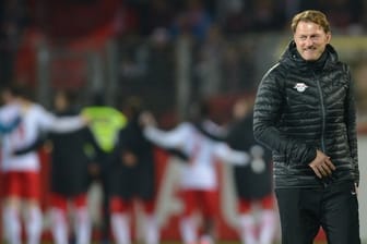 Trainer Ralph Hasenhüttl empfängt mit RB Leipzig die erfolgshungrigen Schalker.