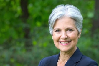 Grünen-Präsidentschaftskandidatin Jill Stein beklagt die hohen Kosten eines sogenannten Recounts.