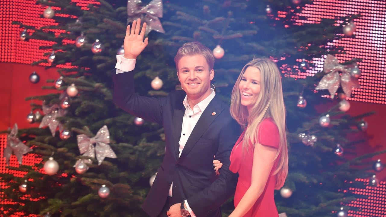 Ab in den Urlaub: Formel-1-Weltmeister Nico Rosberg und Ehefrau Vivian Sibold in Berlin.