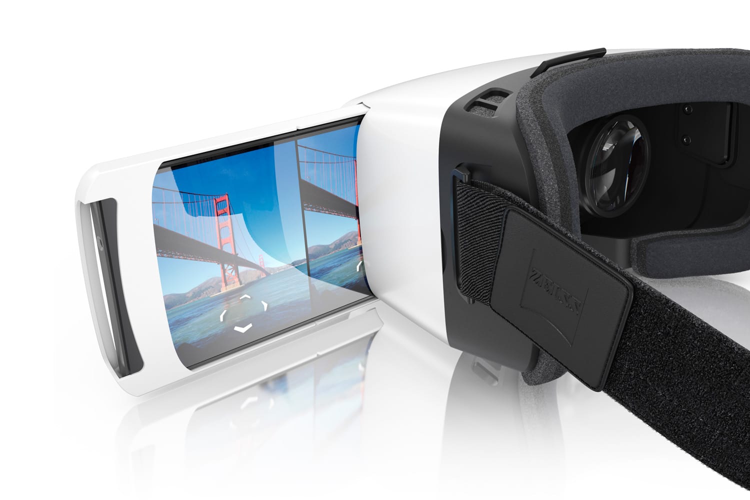 Wer unterwegs ist, kann mit der Brille Zeiss VR One Plus sein Smartphone in ein Tor zu virtuellen Welten verwandeln (um 110 Euro).