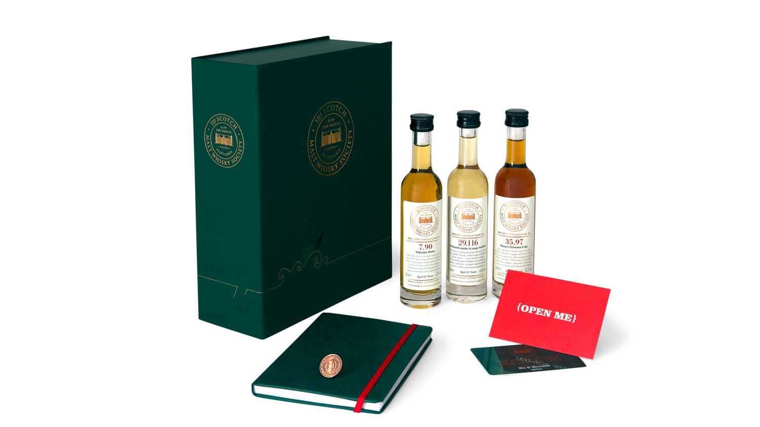 Whisky unterm Weihnachtsbaum – aber nicht irgendeine Flasche, sondern die erlesene Tropfen plus Mitgliedschaft in der internationalen Scotch Malt Whisky Society (um 140 Euro). Als Willkommensgeschenk gibt es dieses Set samt drei Probier-Fläschchen.