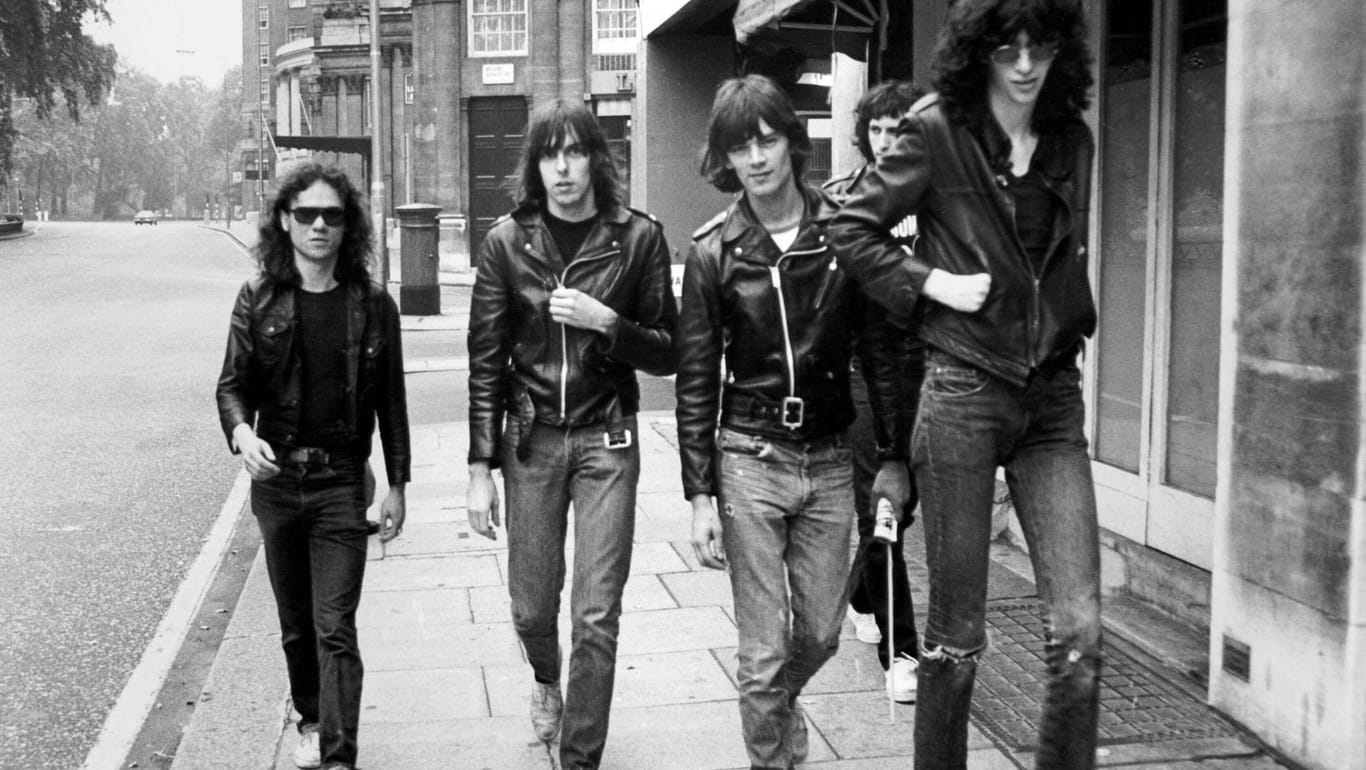 Rockig wie die Ramones: Der wilde Stil der 70er ist wieder in. Wir haben ein paar Styling-Vorschläge für Sie.