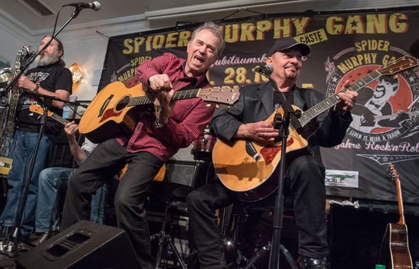 Die Spider Murphy Gang um Sänger Günther Sigl (Mi.) bei einem Auftritt in München im April dieses Jahres.
