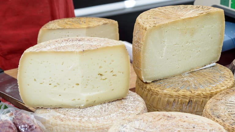 Pecorino Käse aus Sardinien trägt die geschützte Bezeichnung "Pecorino sardo".