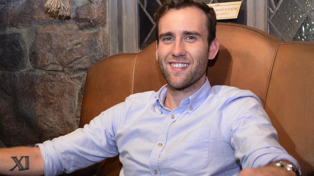 Der britische Schauspieler Matthew Lewis hat seiner Freundin Angela Jones einen Heiratsantrag gemacht. Der britische Schauspieler Matthew Lewis hat seiner Freundin Angela Jones einen Heiratsantrag gemacht.
