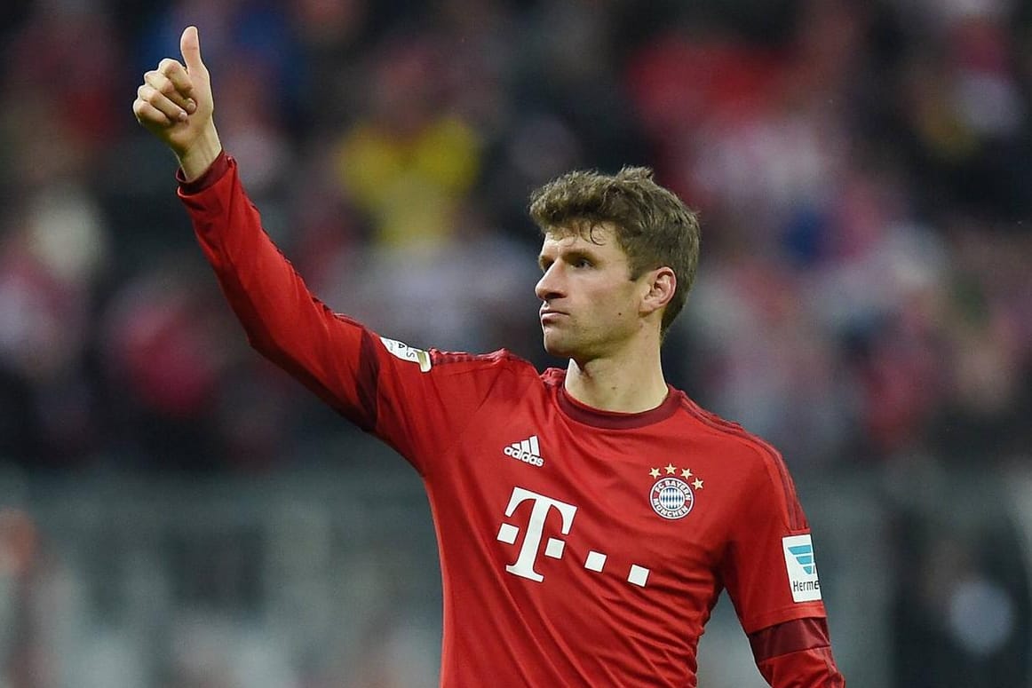 Daumen hoch: Thomas Müller wird sich mit seinen Bayern für den OFC einsetzen.