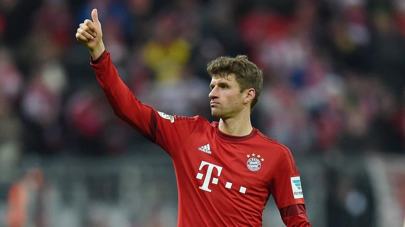 Daumen hoch: Thomas Müller wird sich mit seinen Bayern für den OFC einsetzen. Daumen hoch: Thomas Müller wird sich mit seinen Bayern für den OFC einsetzen.