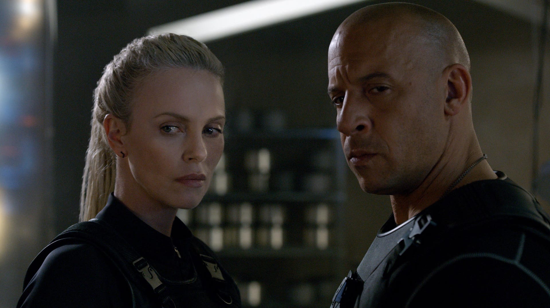 In "Fast & Furious 8" schafft es Charlize Theron Vin Diesel für ihre Zwecke zu missbrauchen.