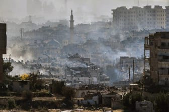 Trotz Waffenruhe in Aleppo: Die Bombardements gehen durch syrische und russische Truppen in der einstigen Handelsstadt weiter.
