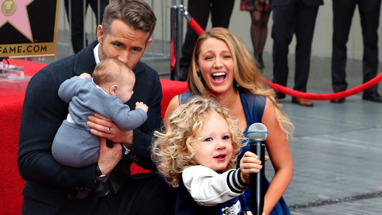 Ryan Reynolds hat die gesamte Familie mitgebracht.