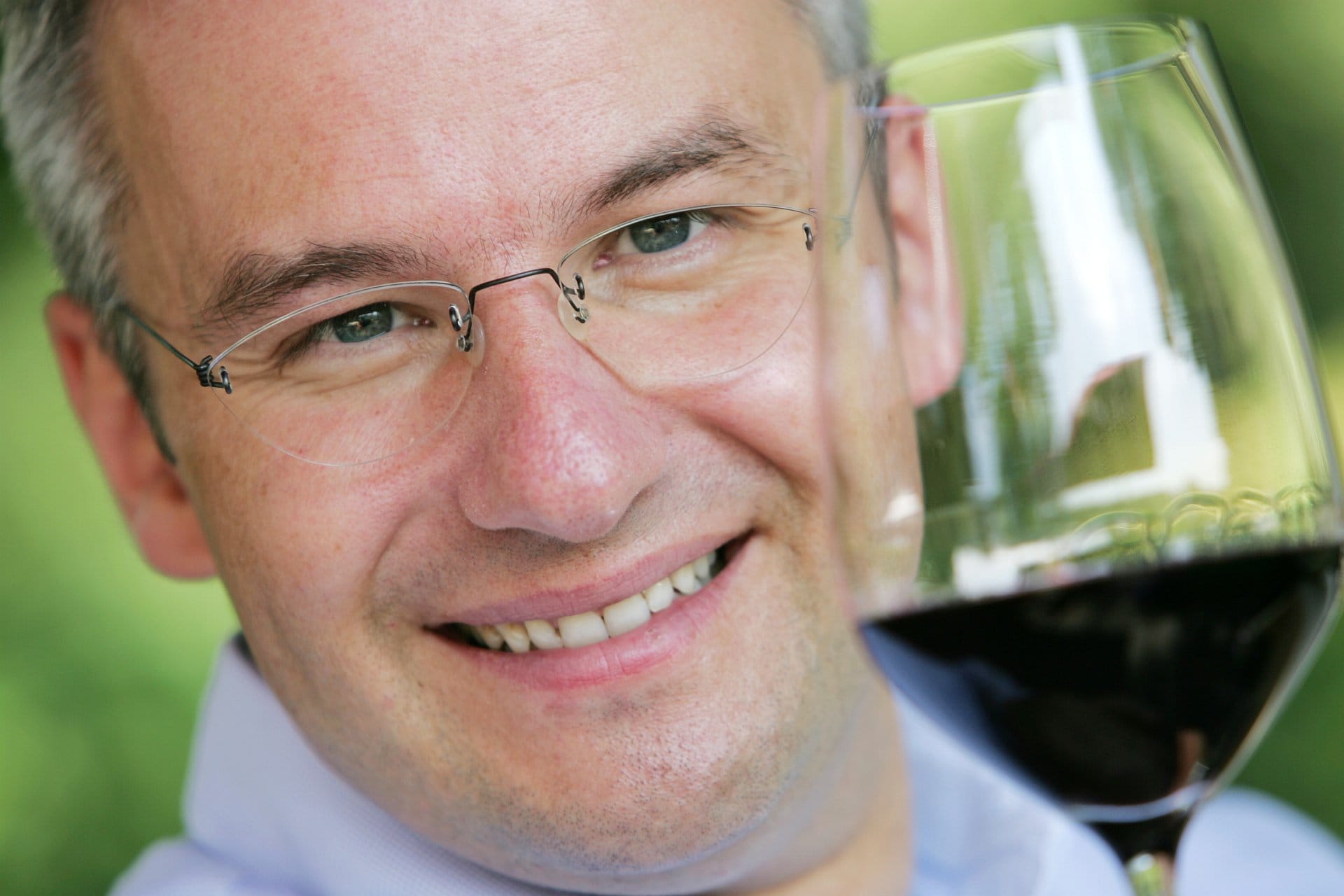 Der erfahrene Essener Weinexperte Markus Del Monego war 1998 Sommelier-Weltmeister und ist einer von weltweit nur 340 "Masters of Wine". Er berät Discounter bei der Qualitätskontrolle des Weinsortiments.