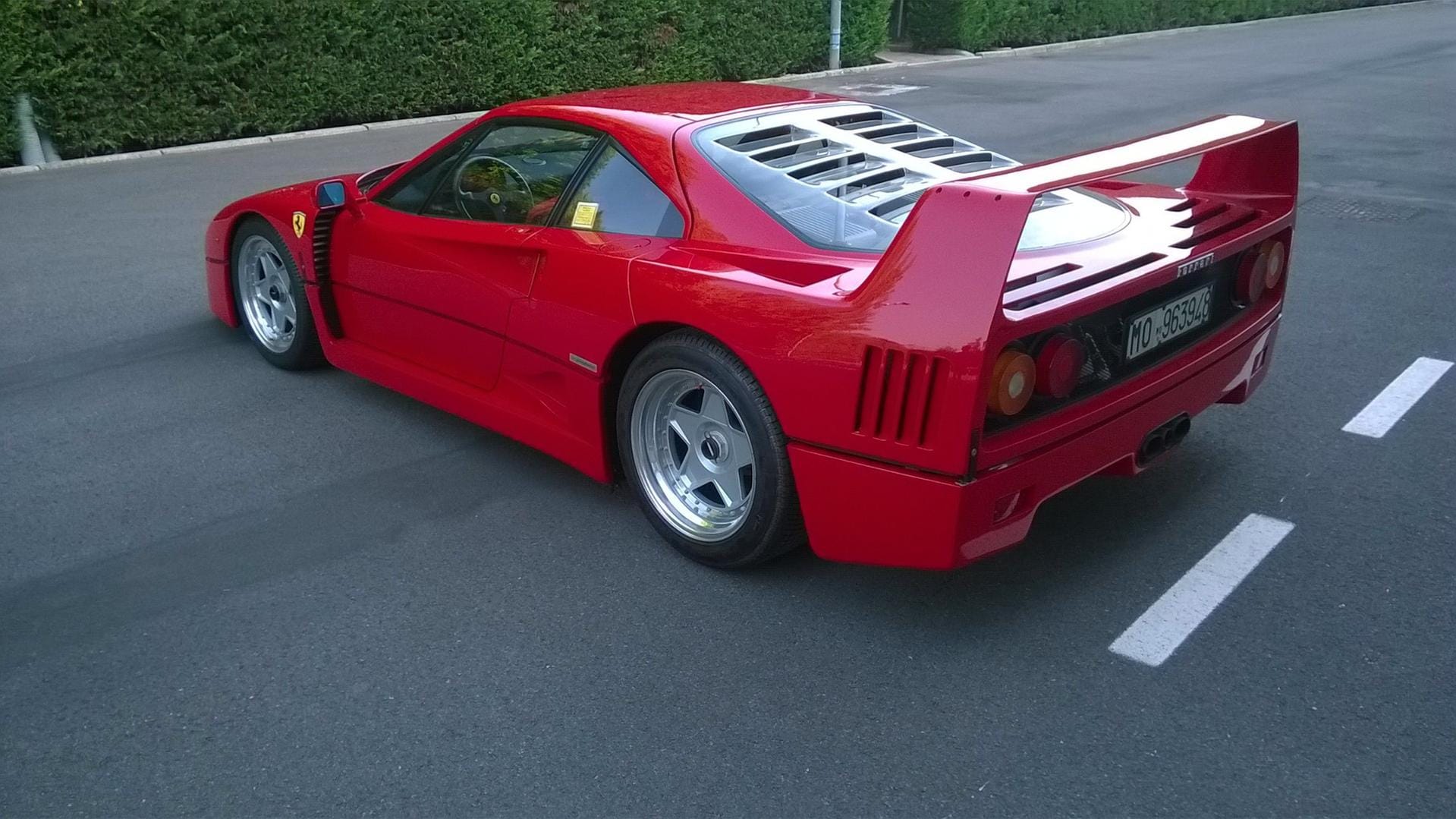 Auch der Ferrari F40 mit dem unverwechselbaren Spoiler darf 2017 das H-Kennzeichen tragen.