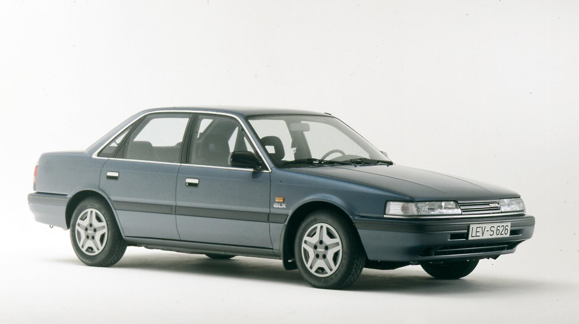 Mazda 626: Mit der Mittelklasse-Baureihe konnten die Japaner Erfolge feiern: Die dritte Generation des 626 ab 1987 gehörte zu den erfolgreichsten Importfahrzeugen in Deutschland.