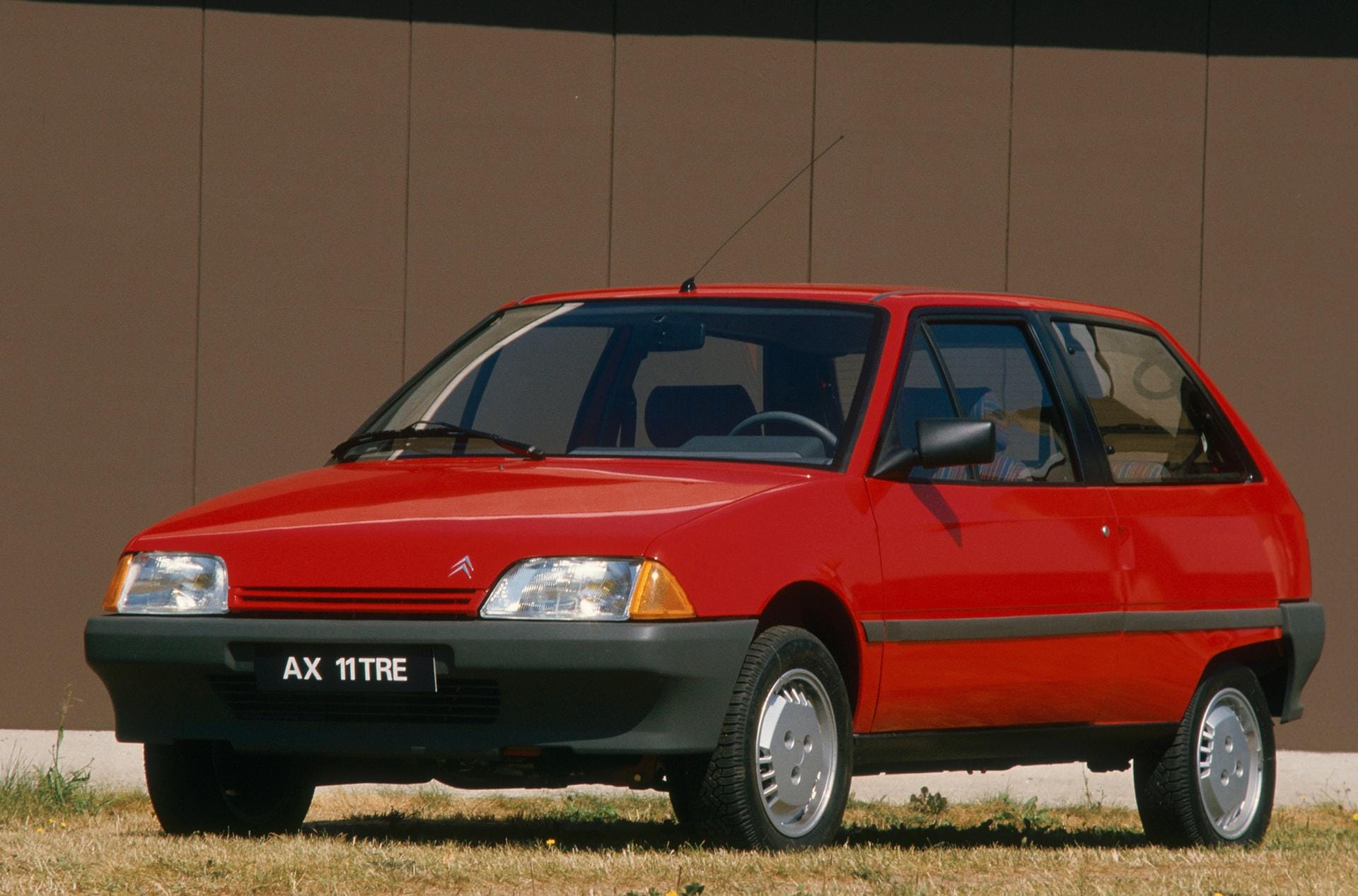 Citroën AX: Ab dem Marktstart in Deutschland im Frühjahr 1987 eroberte der Cityflitzer auch hierzulande vor allem Frauenherzen