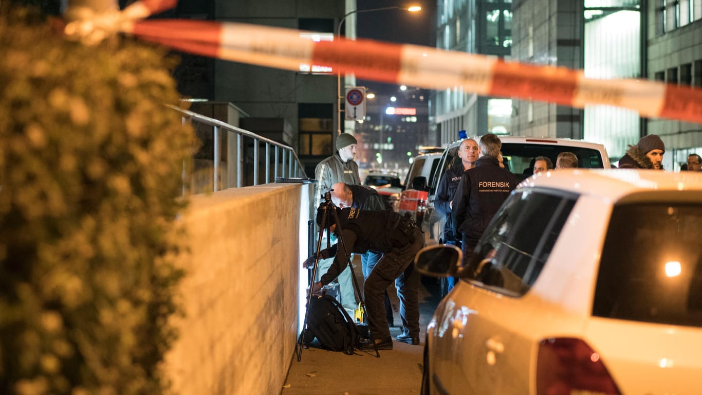 Der Schweizer Attentäter hat sich nach seinem Angriff auf eine Moschee in Zürich selbst gerichtet.