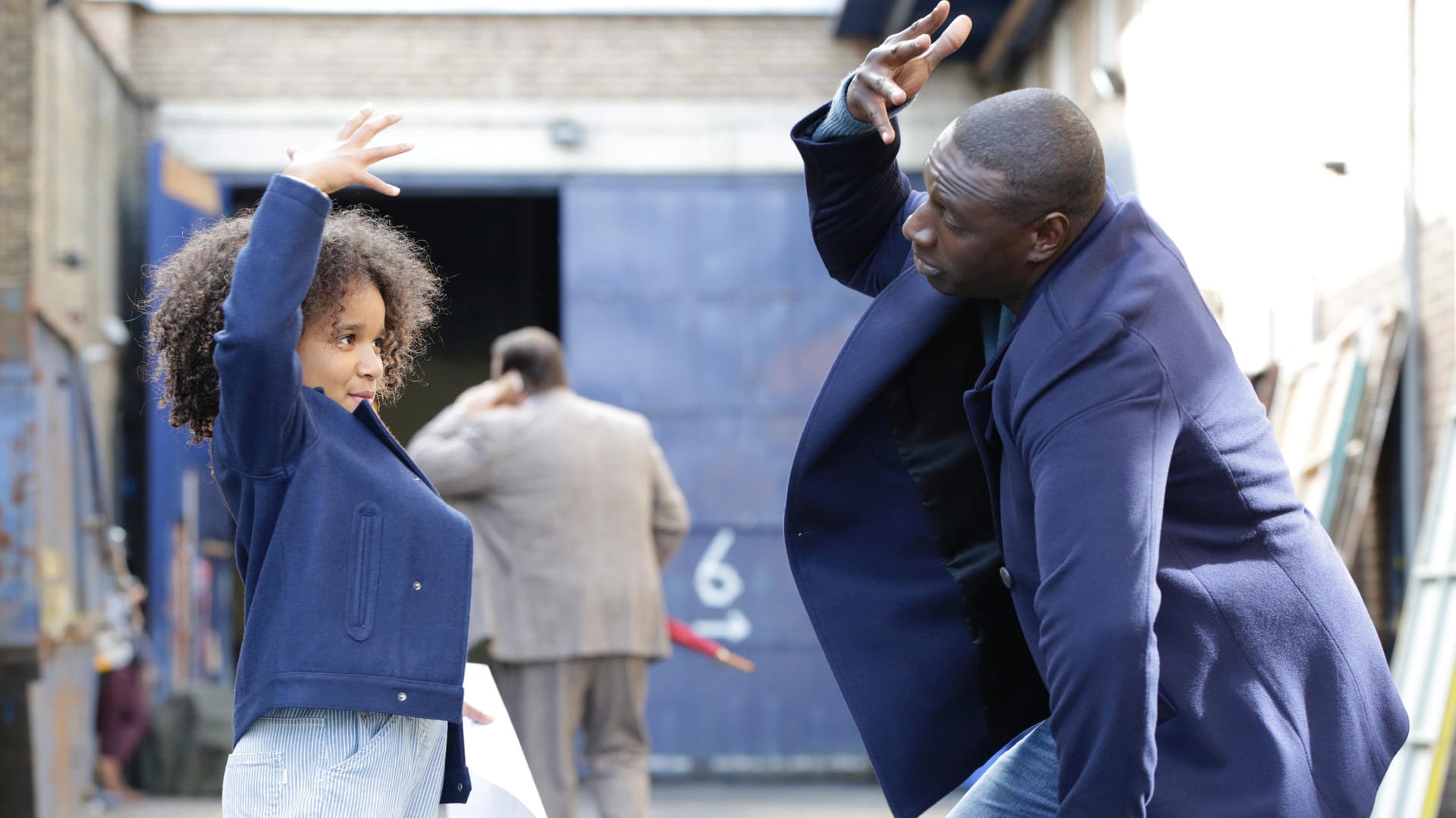 Verstehen sich blendend: Samuel (Omar Sy, r.) und Töchterchen Gloria (Gloria Colston).