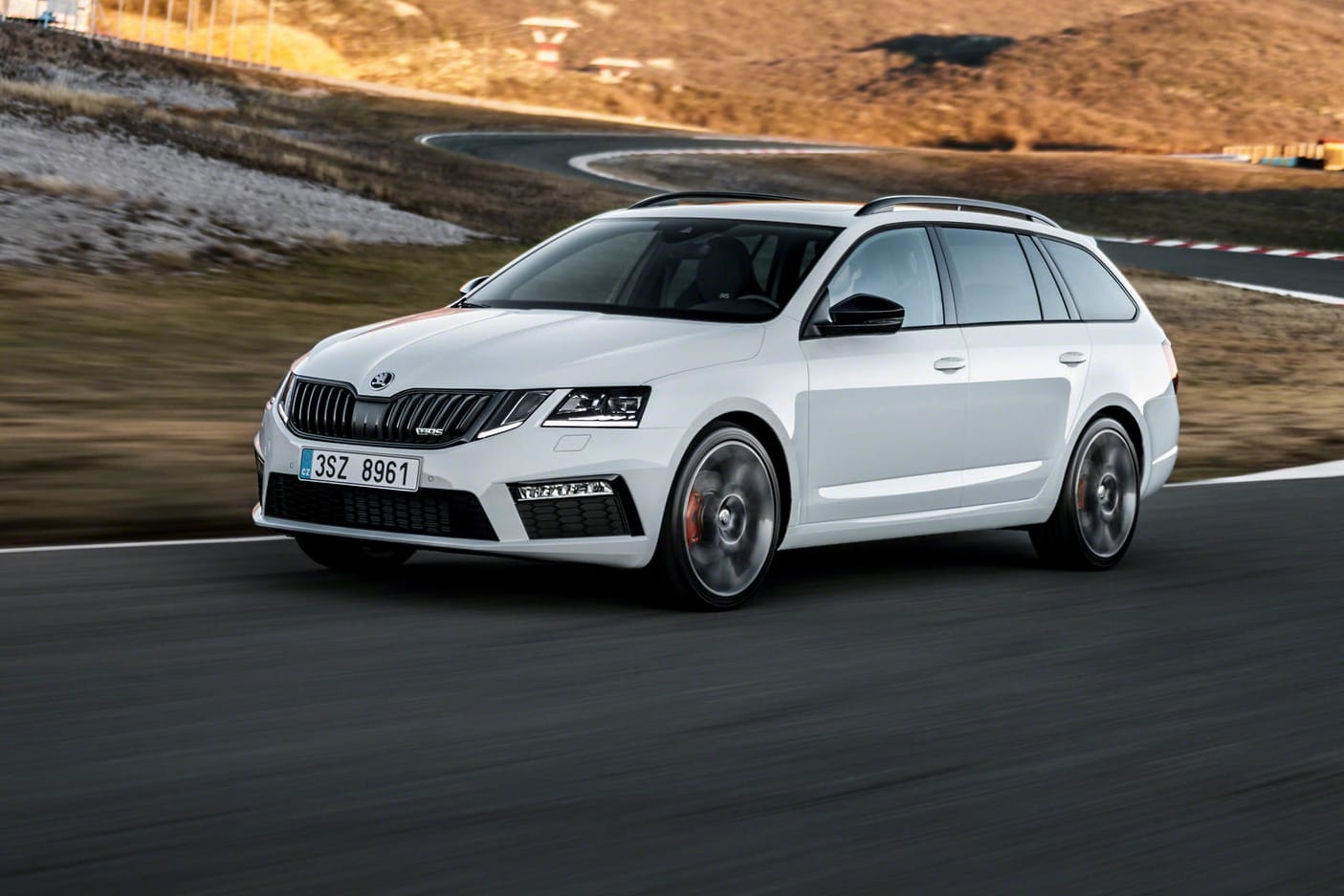 Natürlich hat auch der Skoda Octavia RS Combi ein Facelift bekommen.