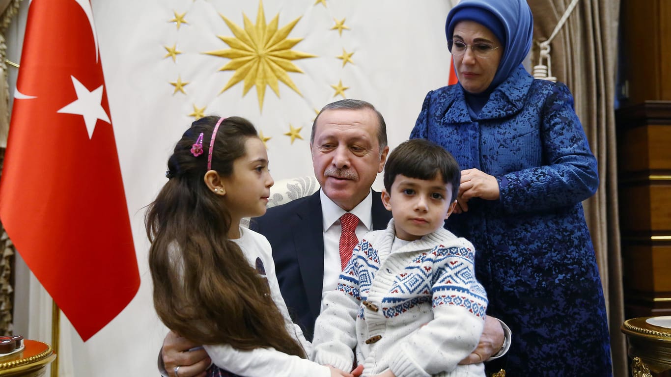 Das syrische Flüchtlingsmädchen Bana ist mit seiner Familie zu Besuch beim türkischen Präsidenten Erdogan.