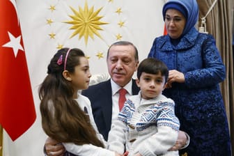 Das syrische Flüchtlingsmädchen Bana ist mit seiner Familie zu Besuch beim türkischen Präsidenten Erdogan.