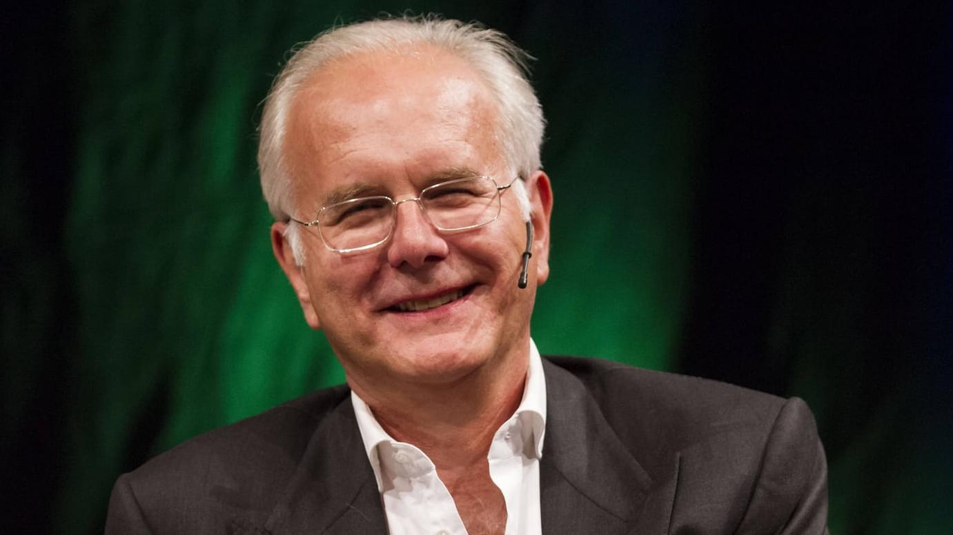 Harald Schmidt ist bester Dinge.