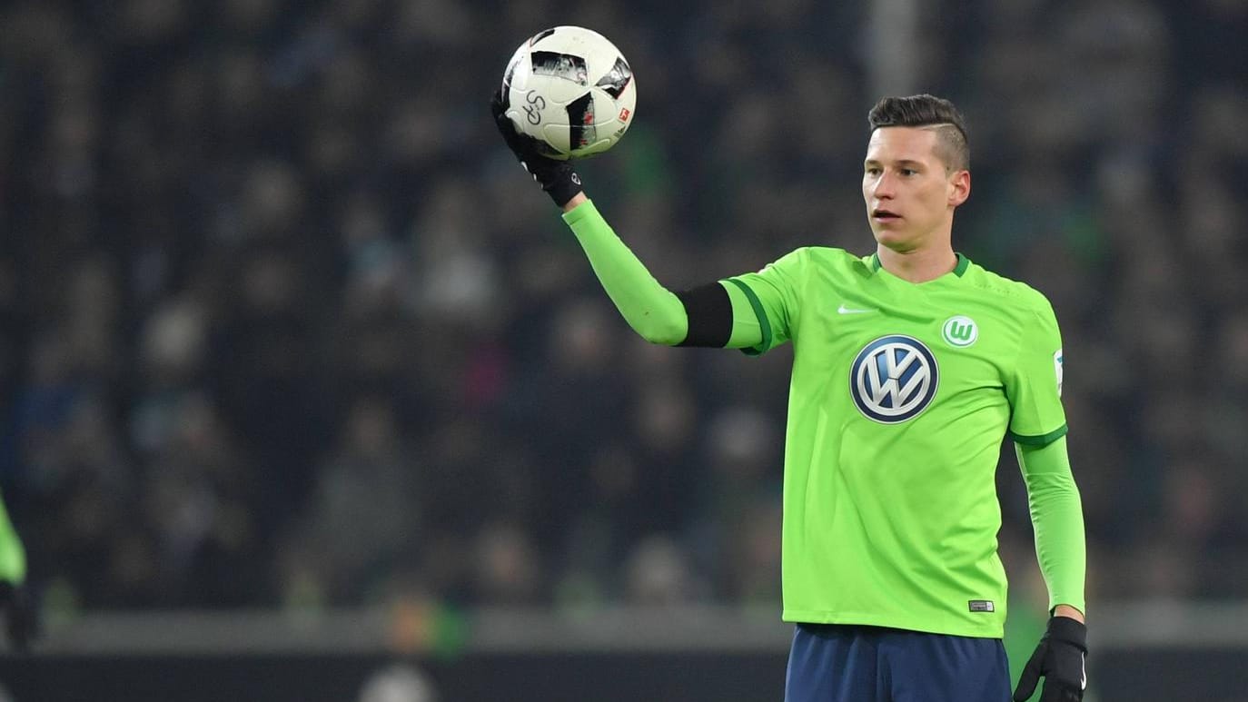 Perfekt gemacht am Heiligabend: Julian Draxler spielt künftig für Paris St. Germain. Perfekt gemacht am Heiligabend: Julian Draxler spielt künftig für Paris St. Germain.