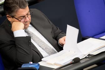 SPD-Chef und Bundeswirtschaftsminister Sigmar Gabriel kürzlich im Bundestag: Die Sozialdemokraten verlieren unter seiner Führung an Zustimmung.